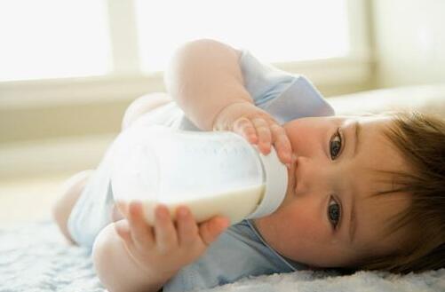 母乳初期為什么是黃色？